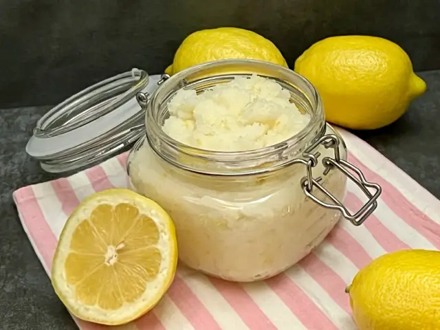 Glowing Lemon Sugar Hand Scrub & 11 Other Ways To Use Lemons! – Oh